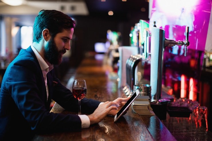 Layar mobile 10001 Nights yang rapi